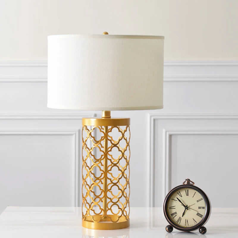 American Golden Wrought Iron Hollow Pattern Livingroom Table Lamp Luxury Bedroom Bedside LED E27 Beige Cloth Cover Desk Lighting