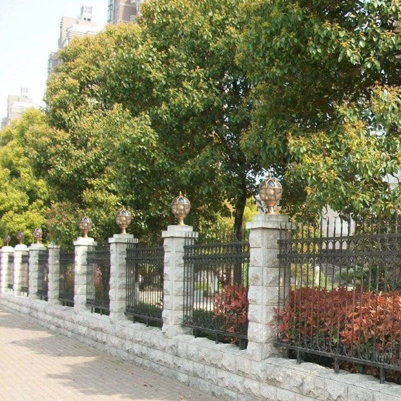 ?European Waterproof Rust-Proof Bronze Decorative Outdoor Post Lamp with Glass Globe & Die-Cast Aluminum, E27 Bulb for Garden